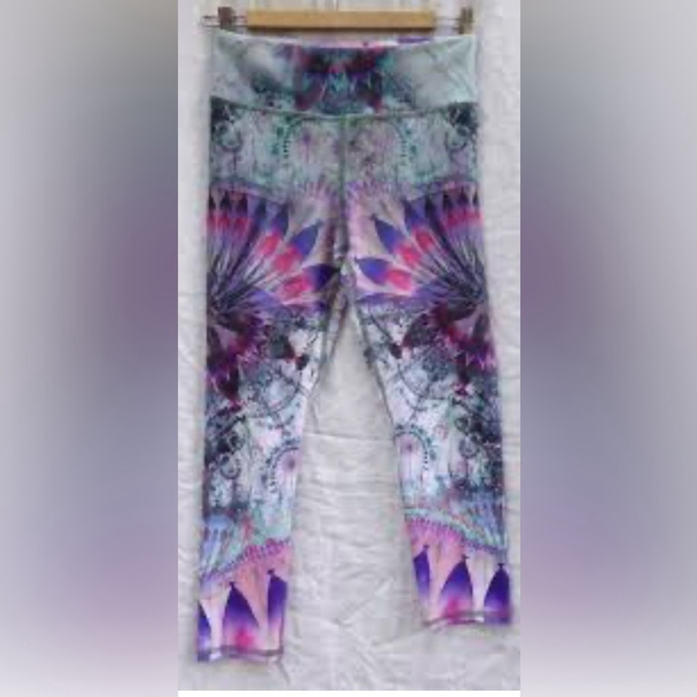 Evolution and Creation Cropped Leggings | EUC | Sz S